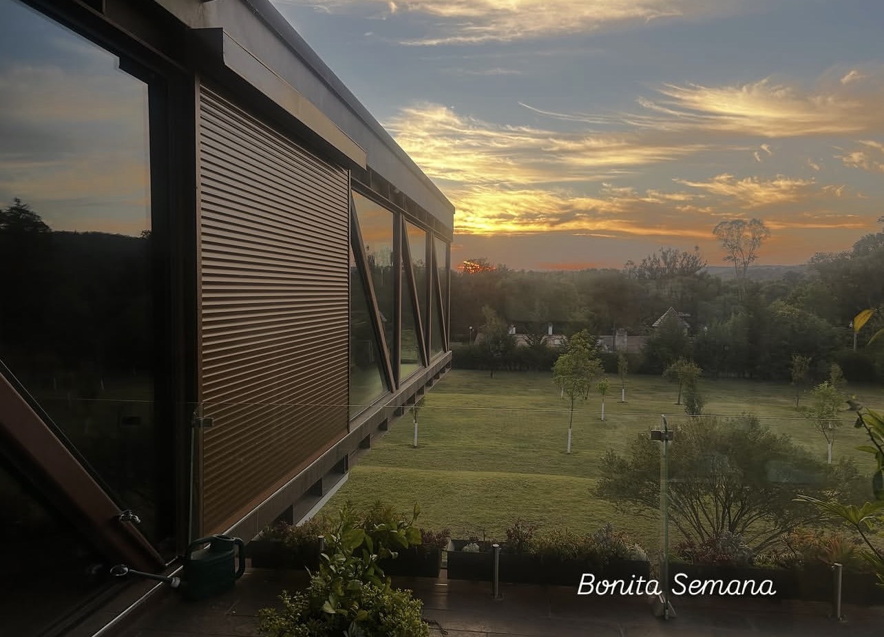 Quinta Las Xanas — entorno y atardecer